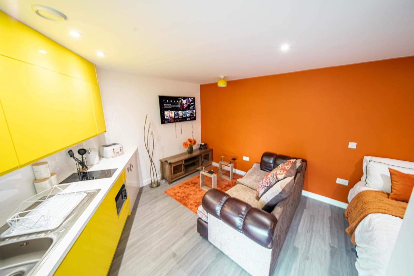 Corner Studio Apartment In Шефилд Экстерьер фото
